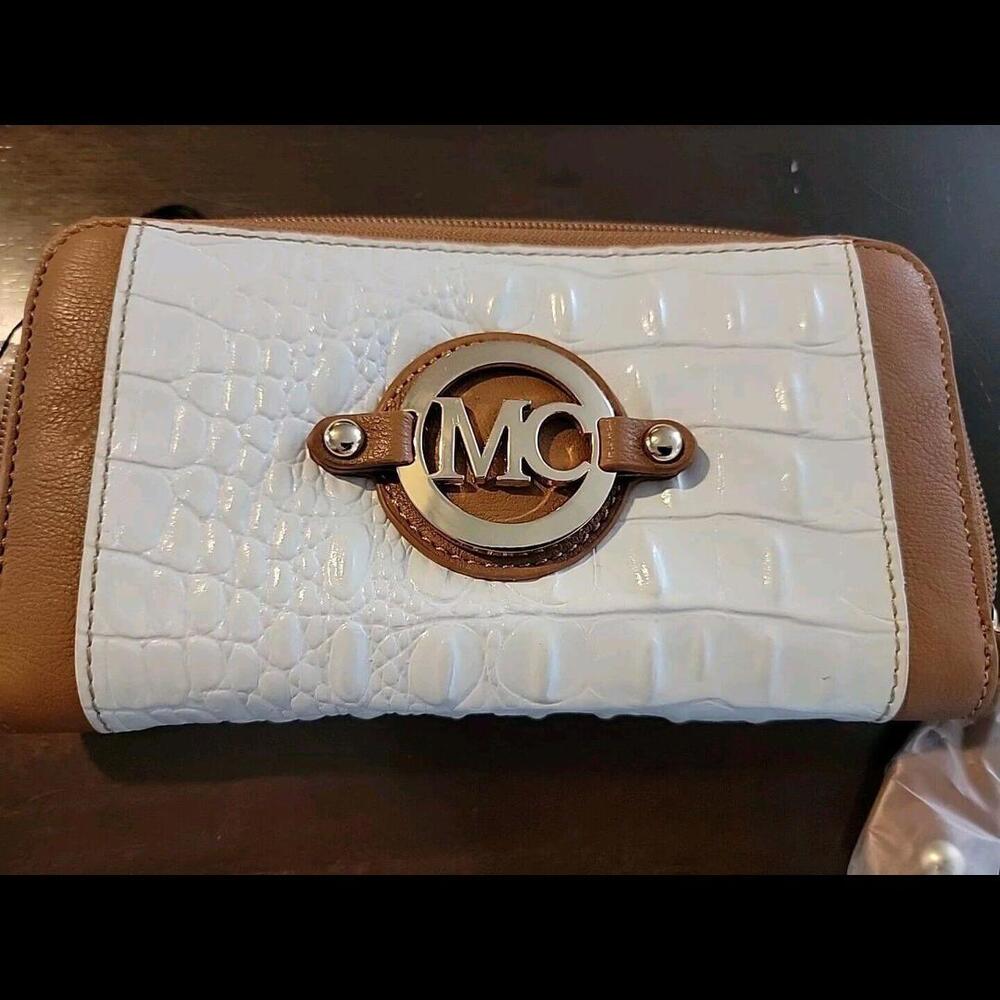 Madi Claire: Embossed Croc White  Leather Purse. New